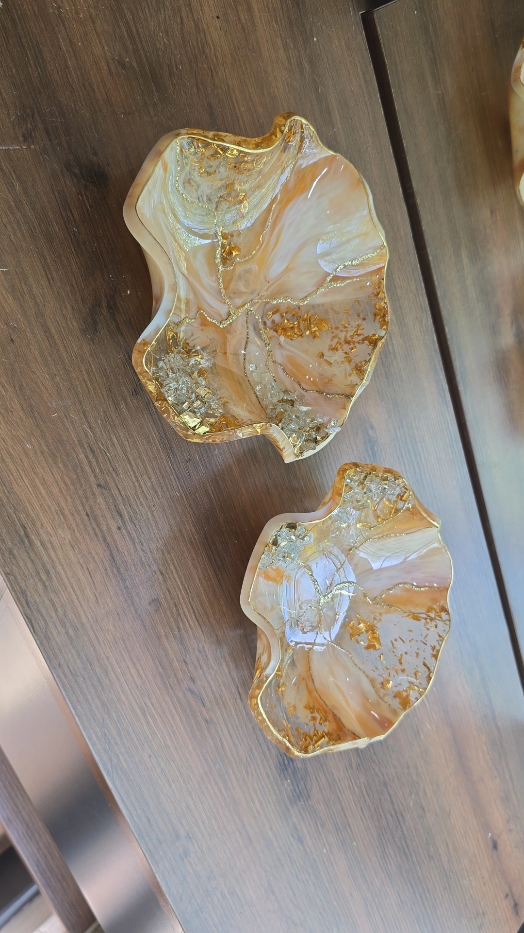 Mbajtëse Karamelesh resine — bezhë, gold