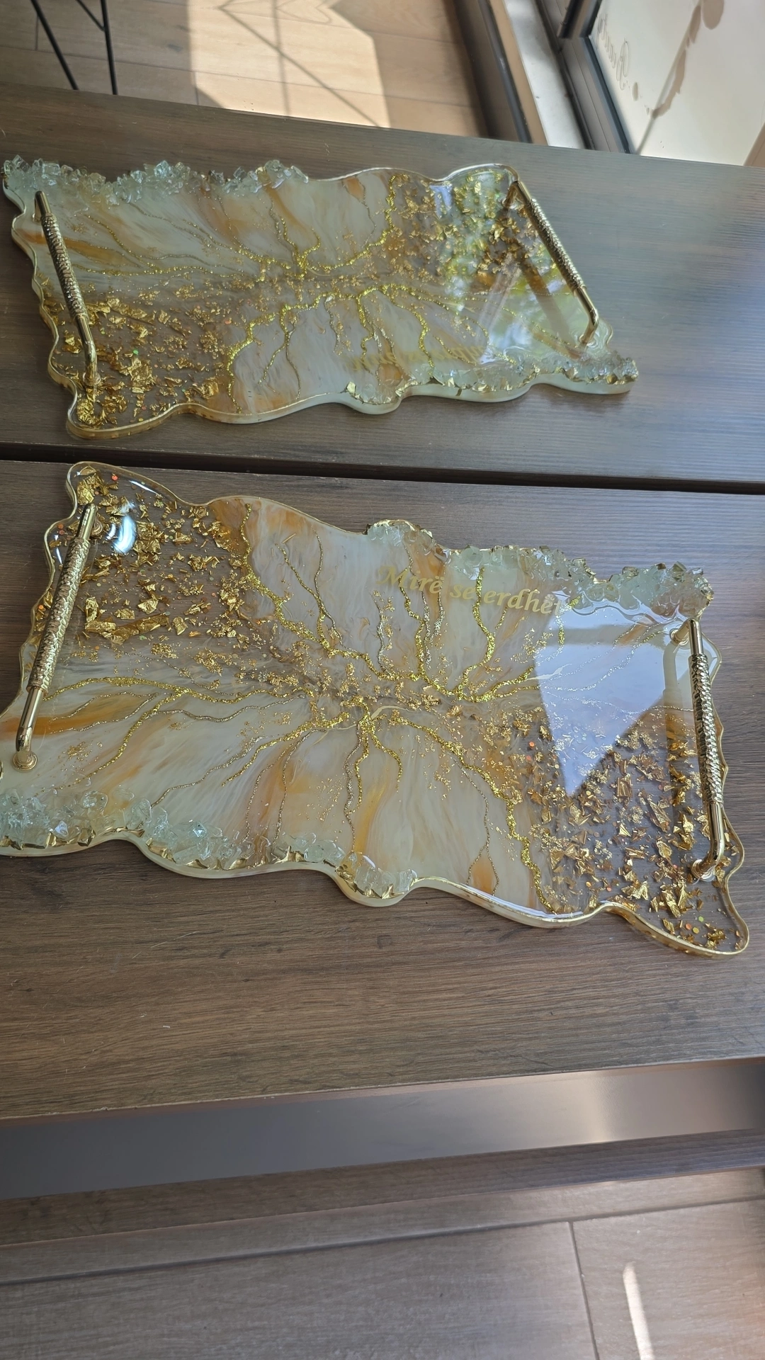 Tabaka resine — bezhë, gold