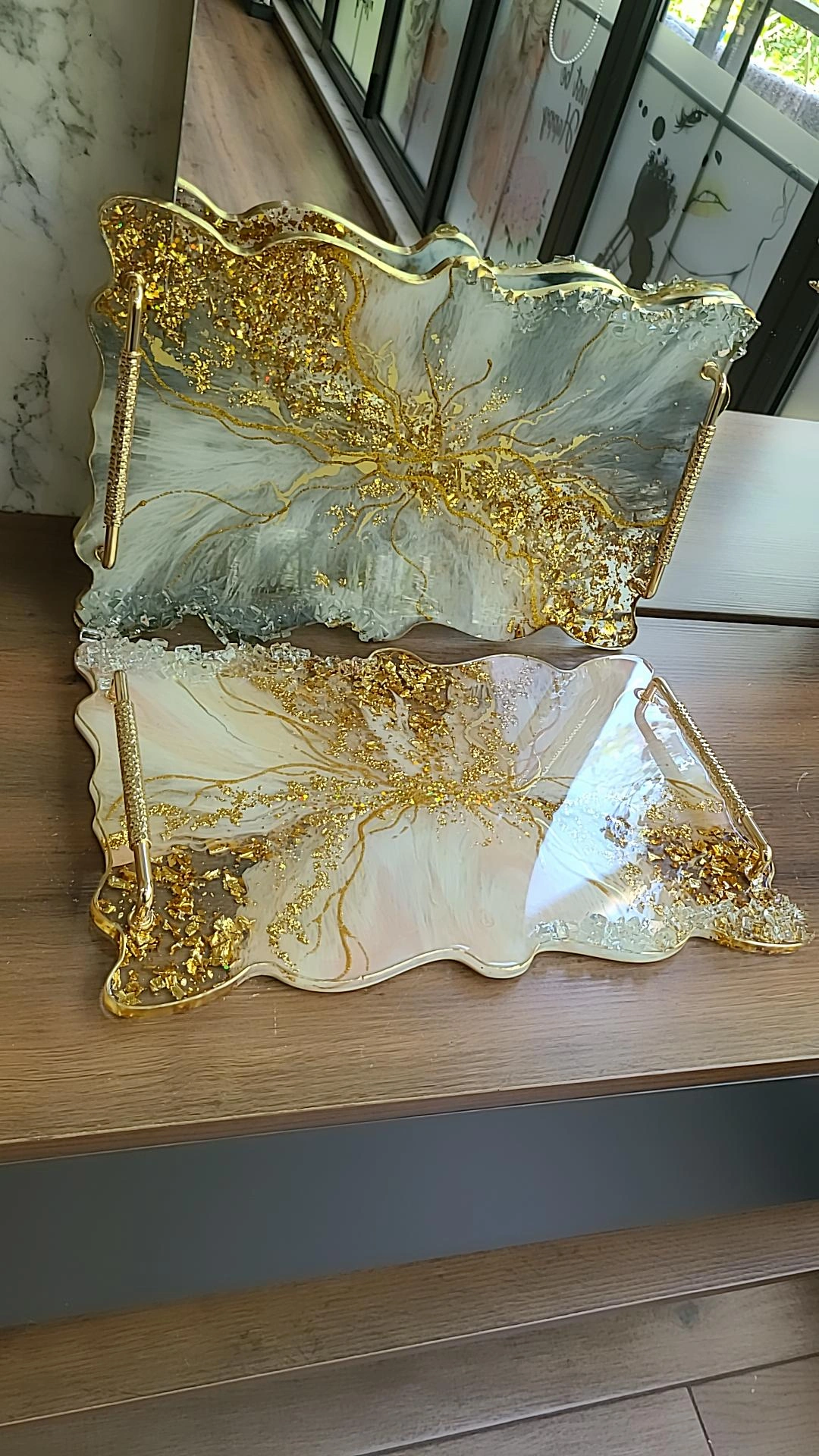 Tabaka resine — e verdhë, gold, gri