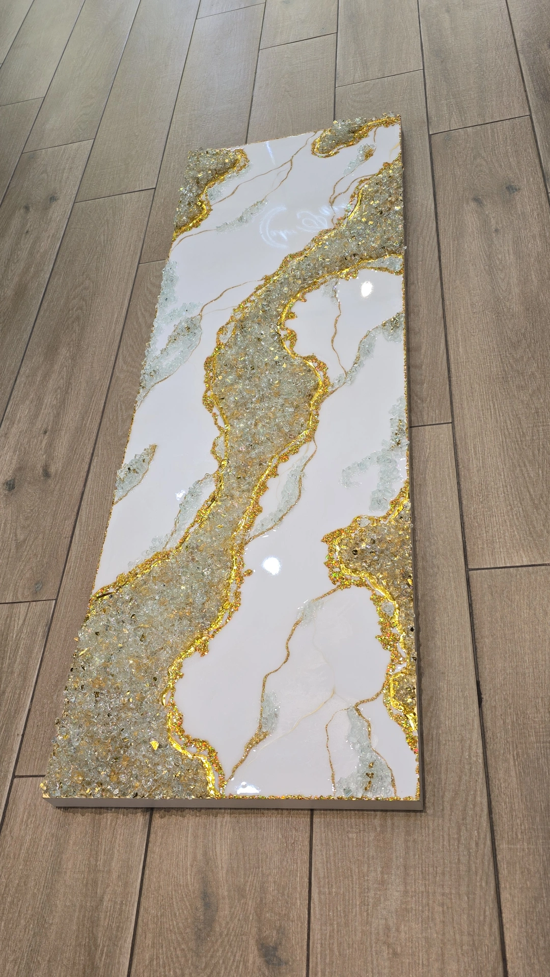 Produkte Muri resine — e bardhë, gold