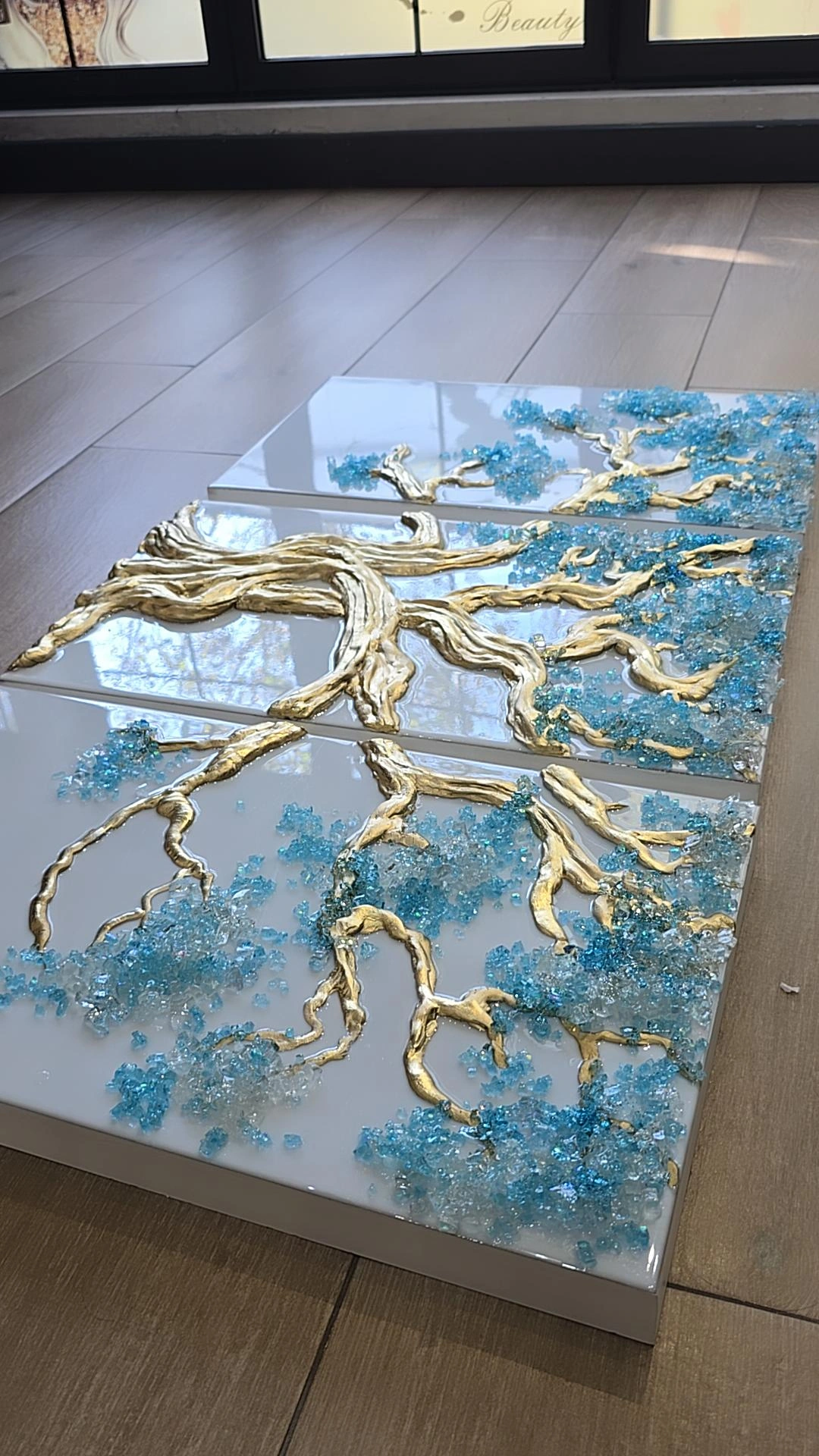 Produkte Muri resine — blu, e bardhë, gold